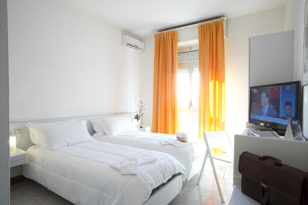 Hotel Capri Brescia Værelse billede
