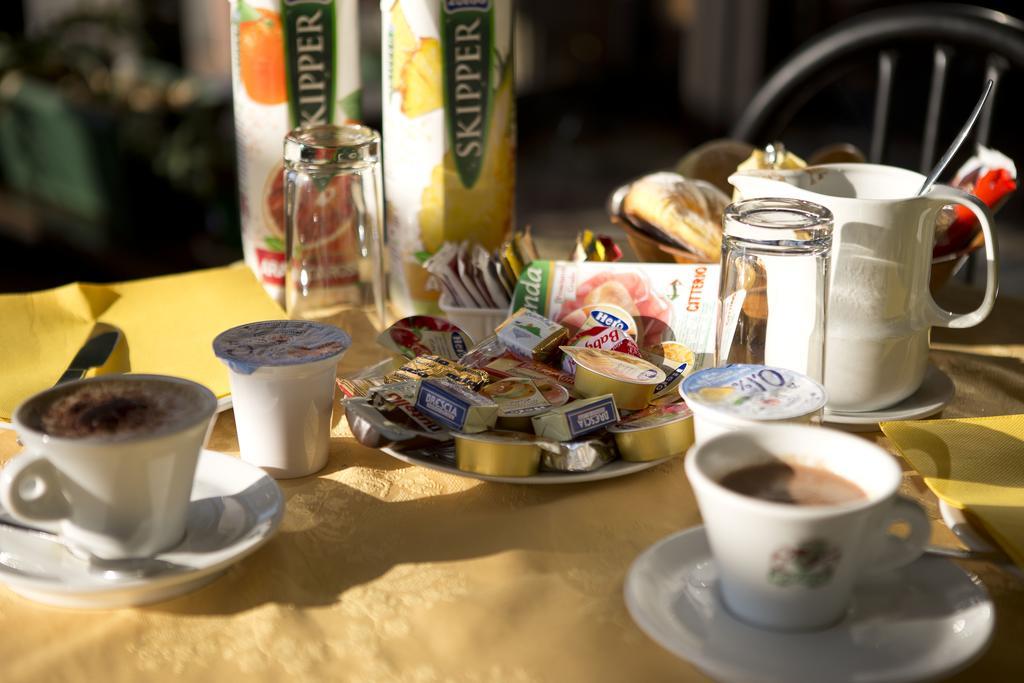 Hotel Capri Brescia Eksteriør billede