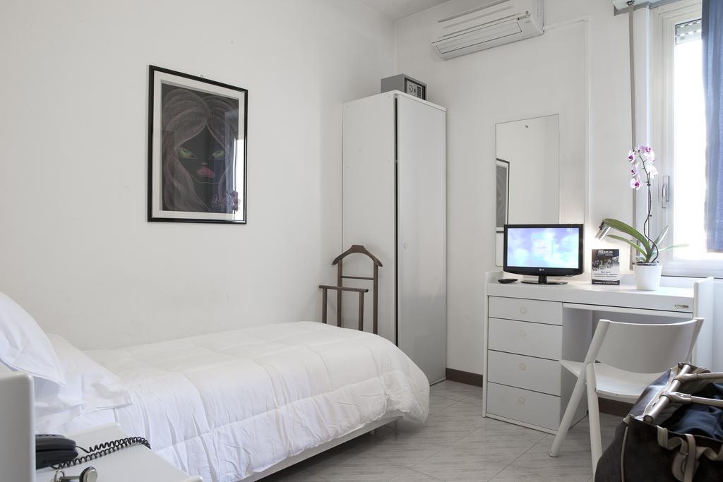 Hotel Capri Brescia Værelse billede