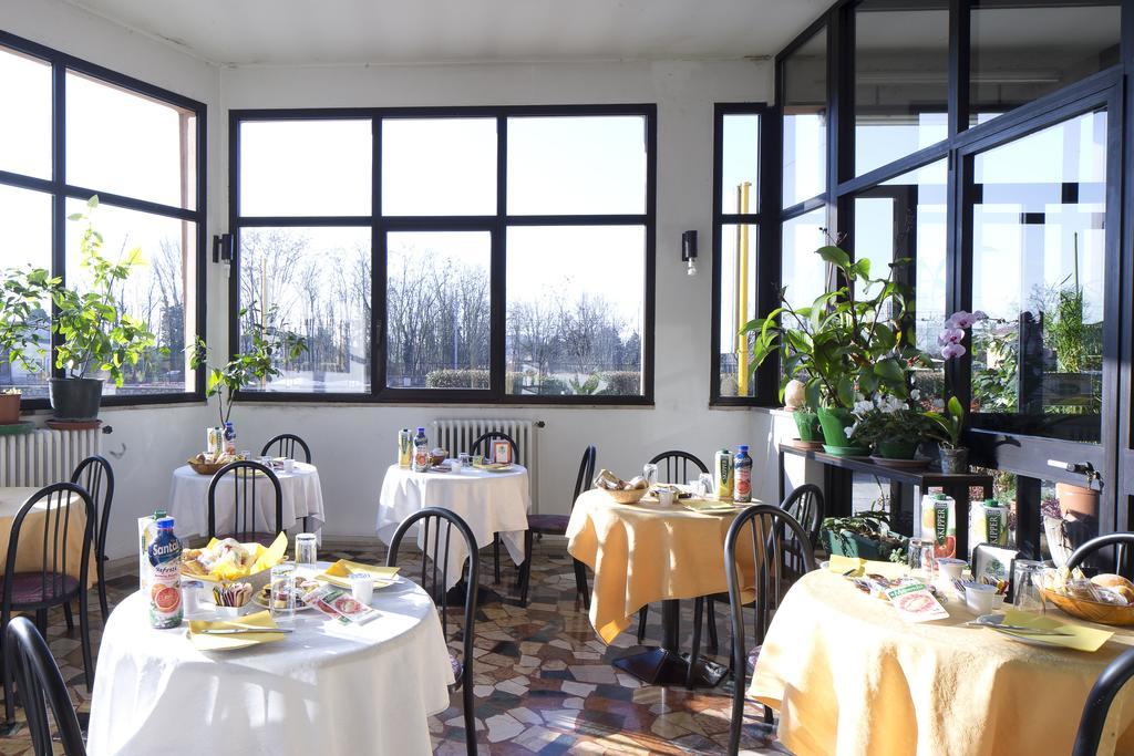 Hotel Capri Brescia Eksteriør billede